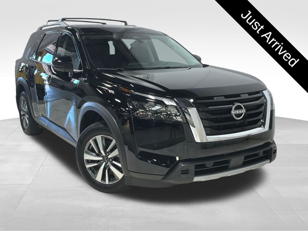Used 2025 Nissan Pathfinder SL SUV