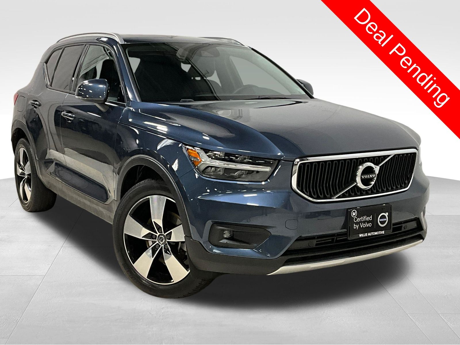 2021 Volvo XC40 T5 Momentum AWD's photo