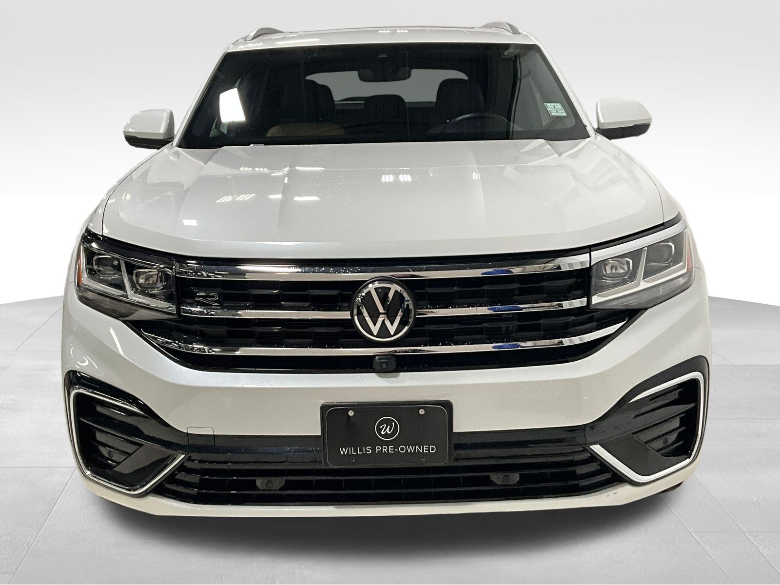 2022 Volkswagen Atlas Cross Sport V6 SEL Premium R-Line photo 2