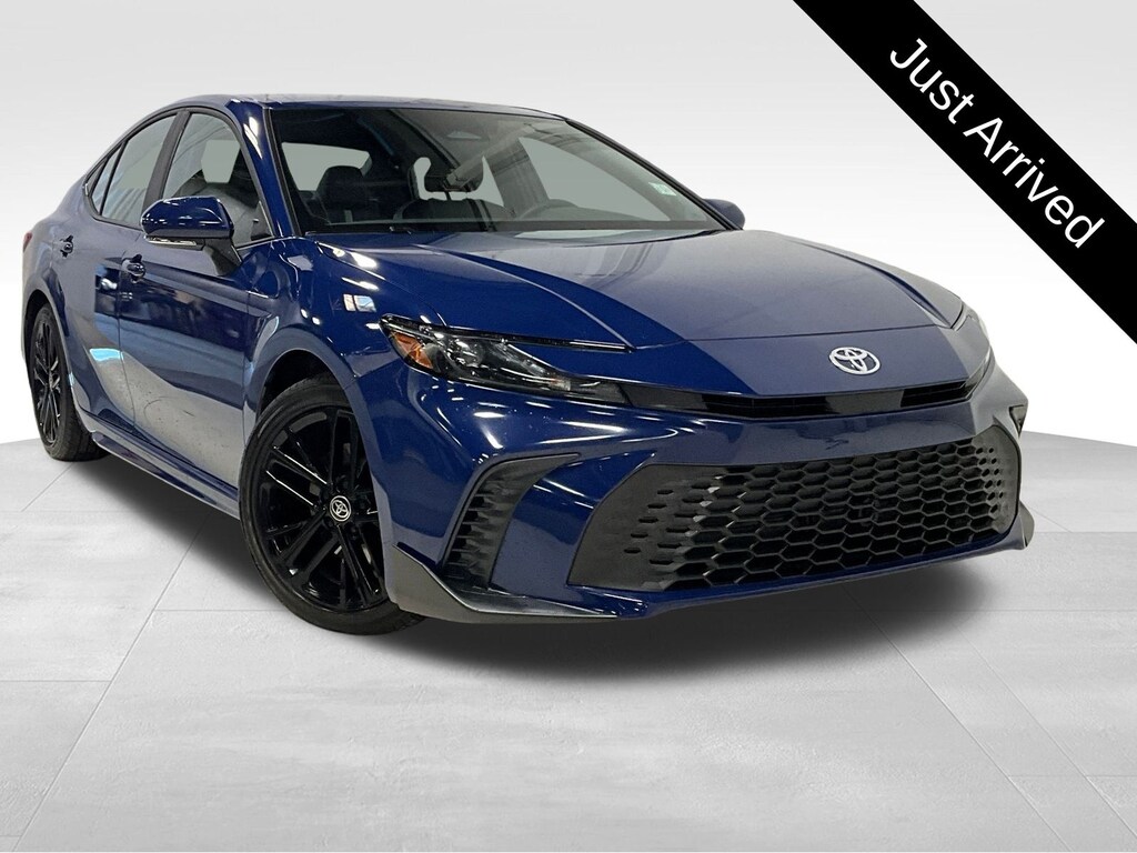 Used 2025 Toyota Camry SE Sedan