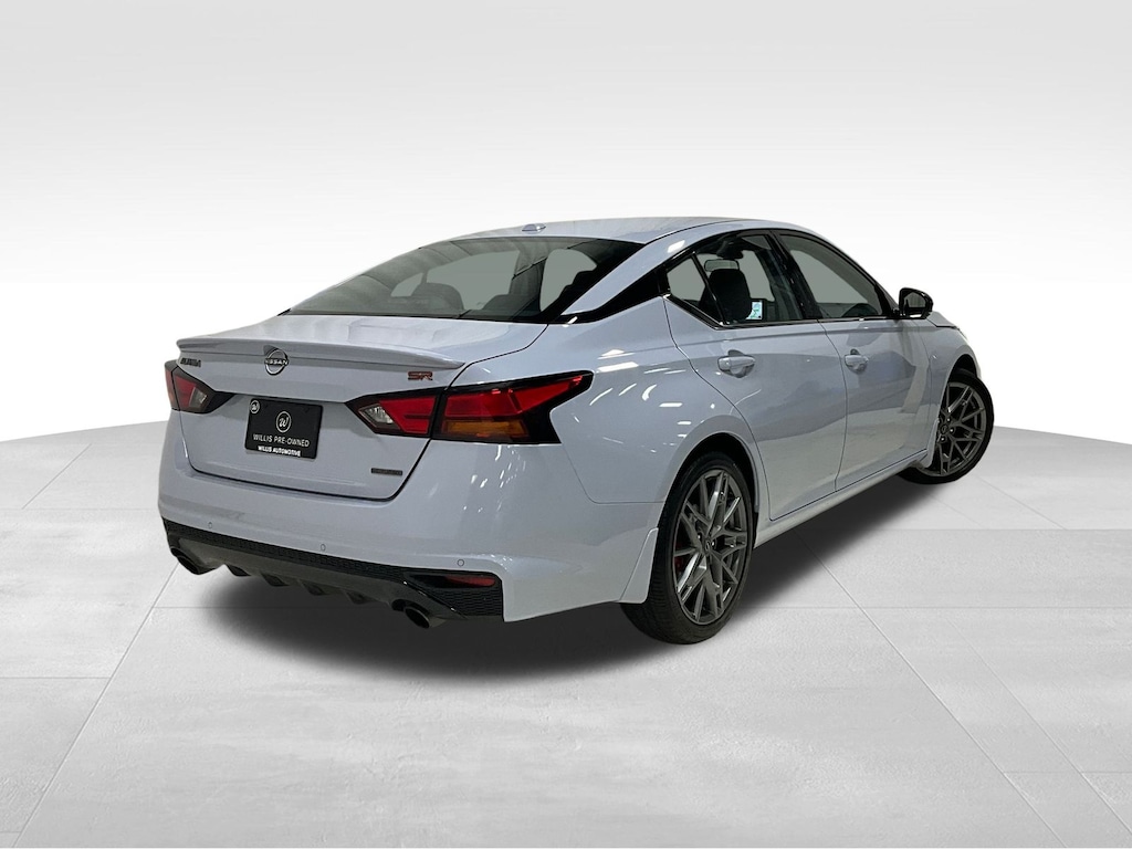 Used 2024 Nissan Altima 2.0 SR Sedan