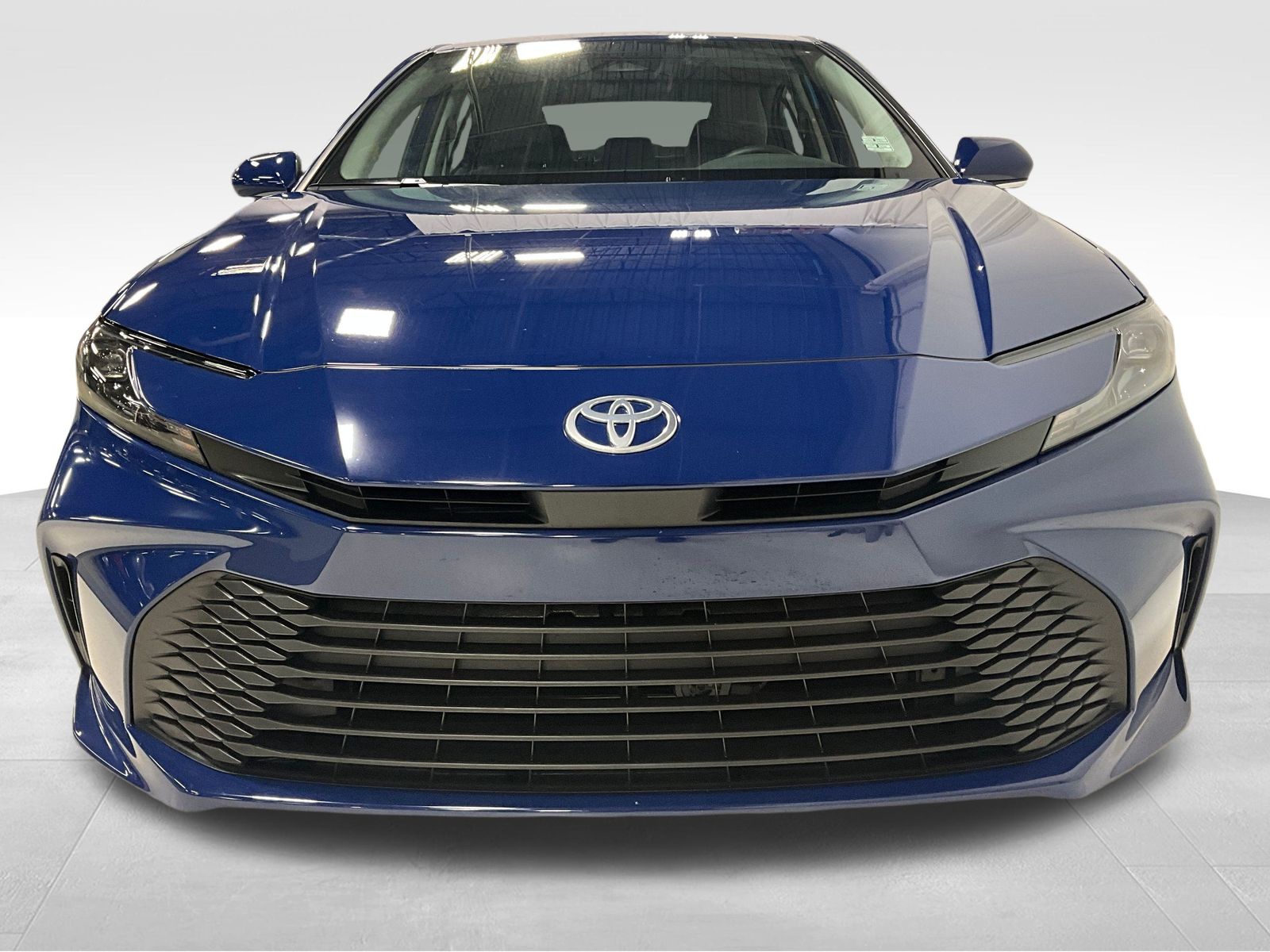 2025 Toyota Camry LE photo 2