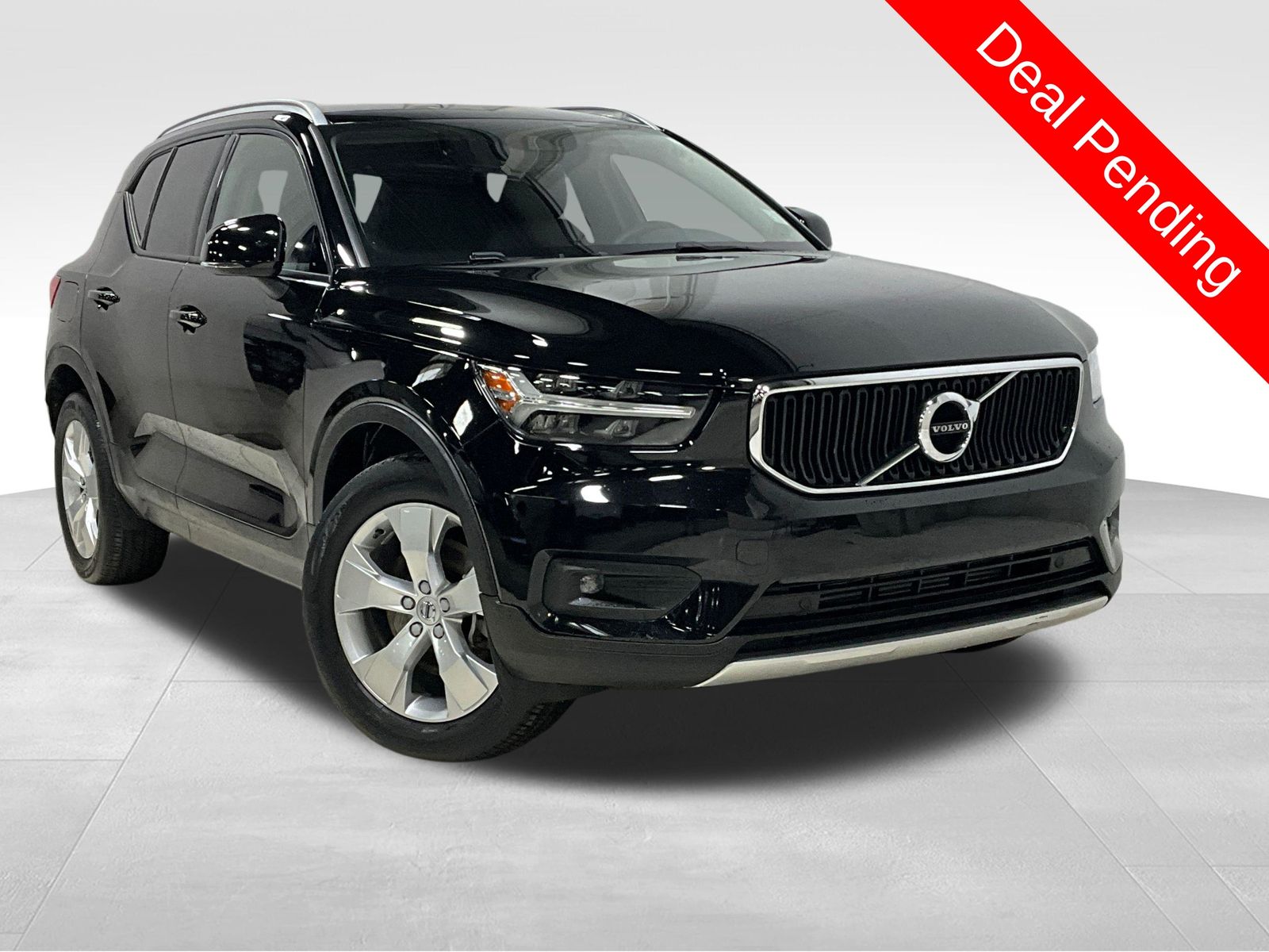 2021 Volvo XC40 T5 Momentum AWD's photo