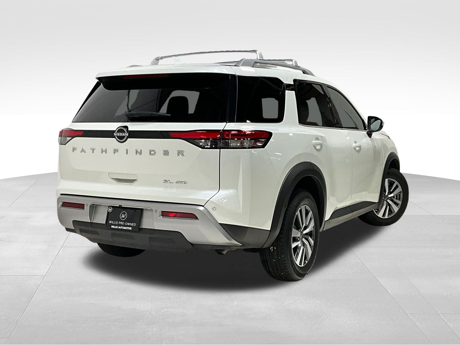 2023 Nissan Pathfinder SL photo 4