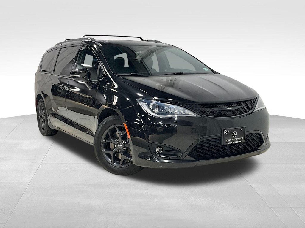 Used 2019 Chrysler Pacifica Limited Minivan/Van