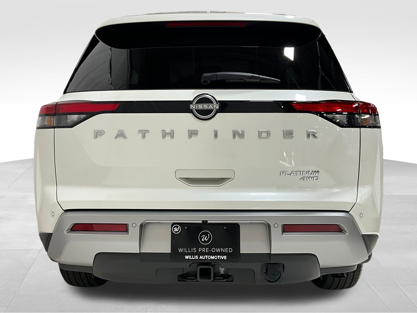 2024 Nissan Pathfinder Platinum photo 3