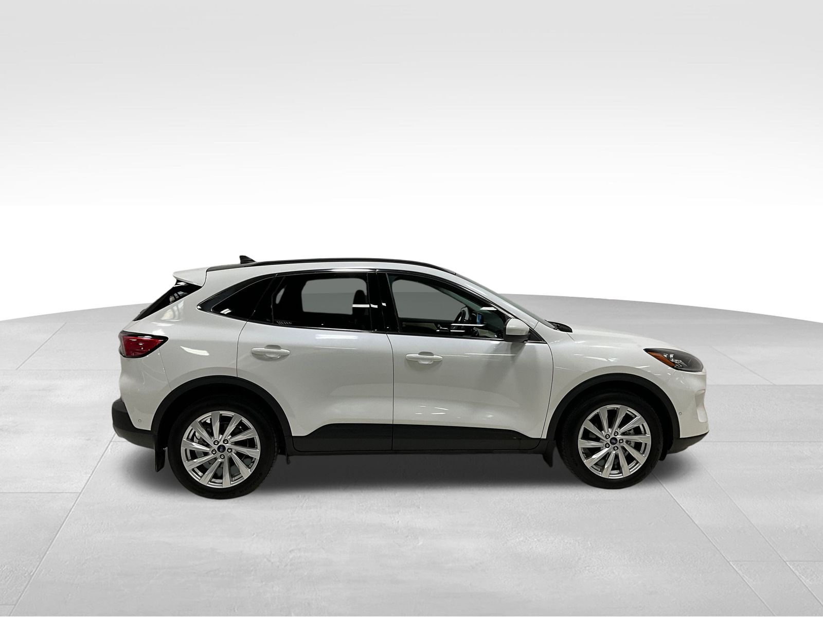 2021 Ford Escape Titanium photo 3