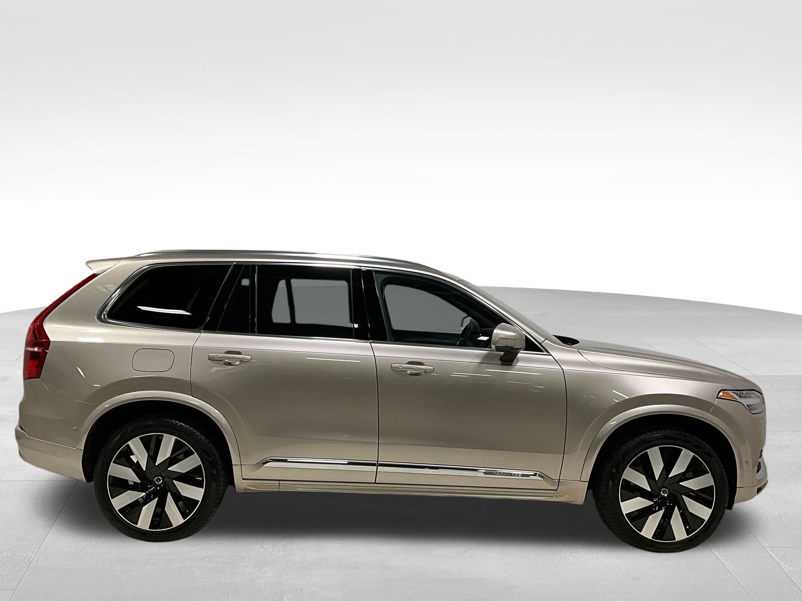 2024 Volvo XC90 Recharge Ultimate photo 2