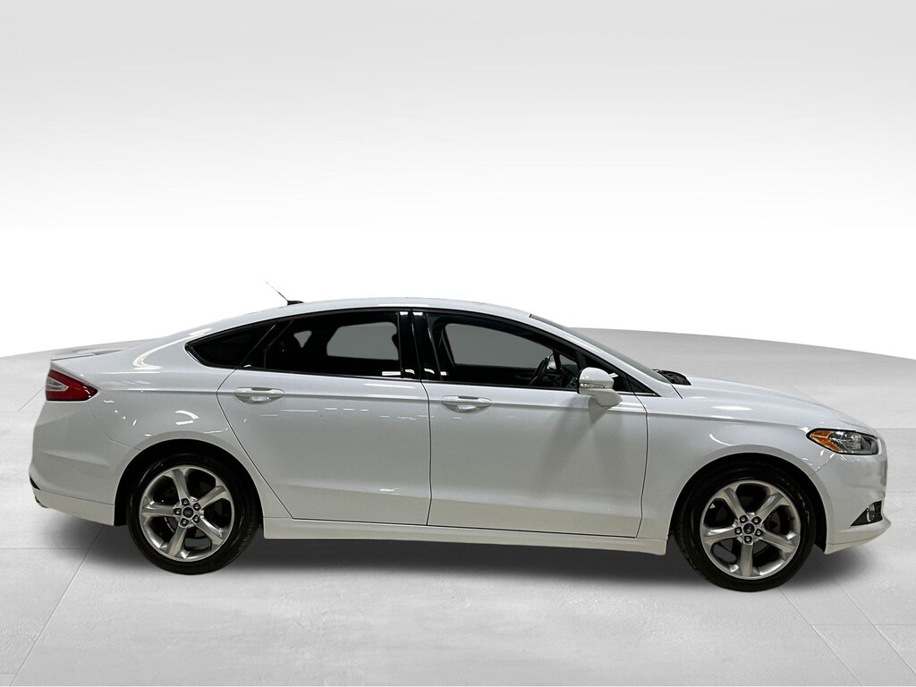 Used 2014 Ford Fusion SE Sedan