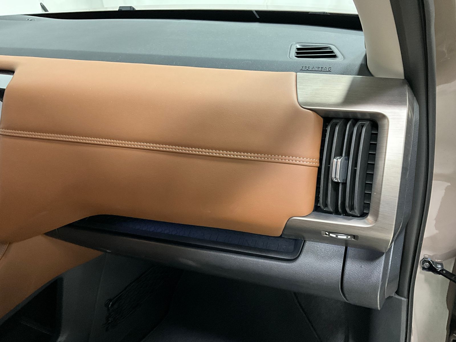 2025 Nissan Pathfinder Platinum - Photo 16