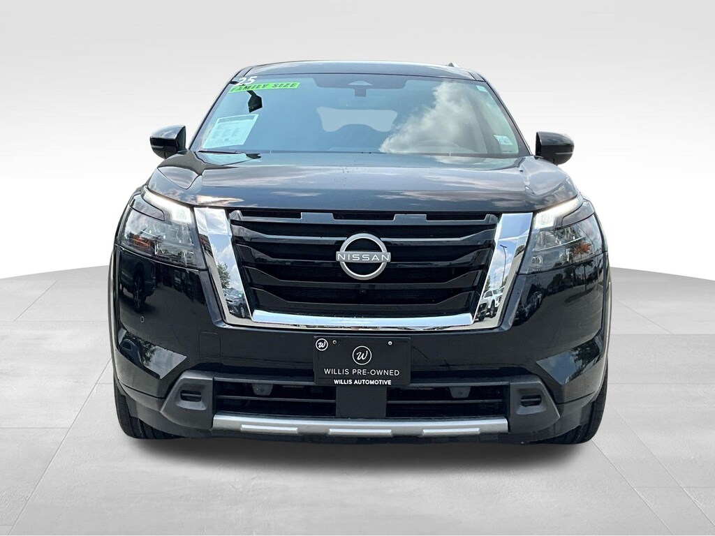Used 2025 Nissan Pathfinder SL SUV