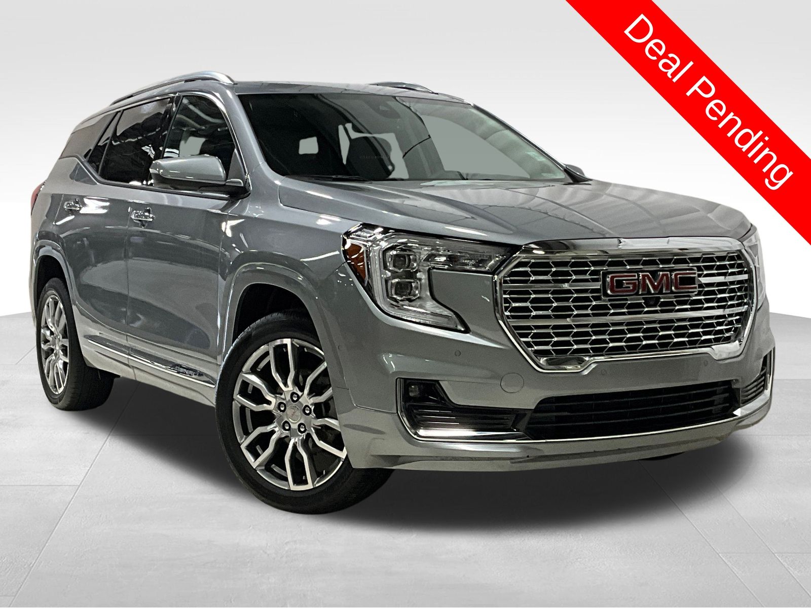 2023 GMC Terrain Denali's photo