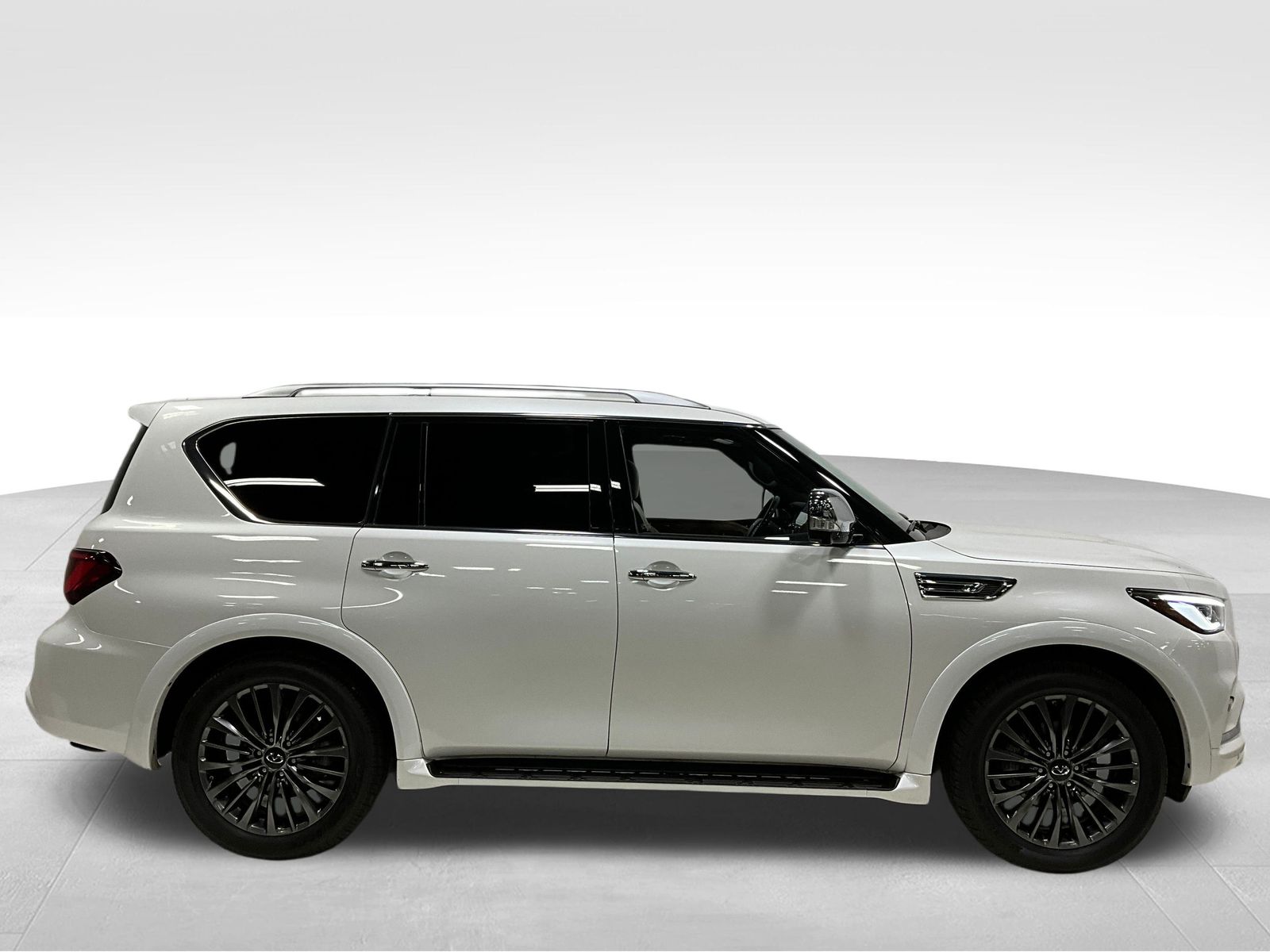 2023 Infiniti QX80 Sensory photo 3