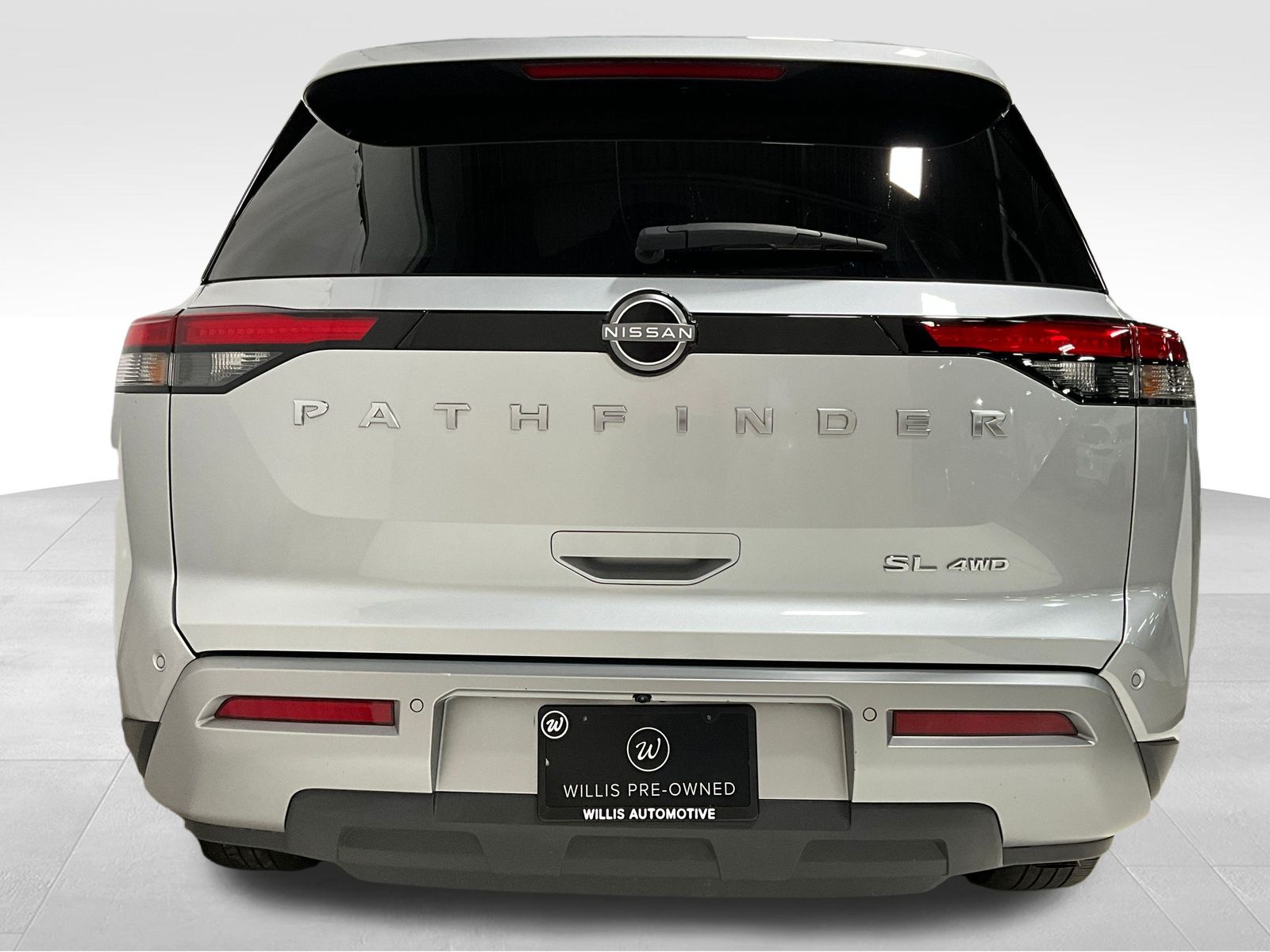 2023 Nissan Pathfinder SL photo 3