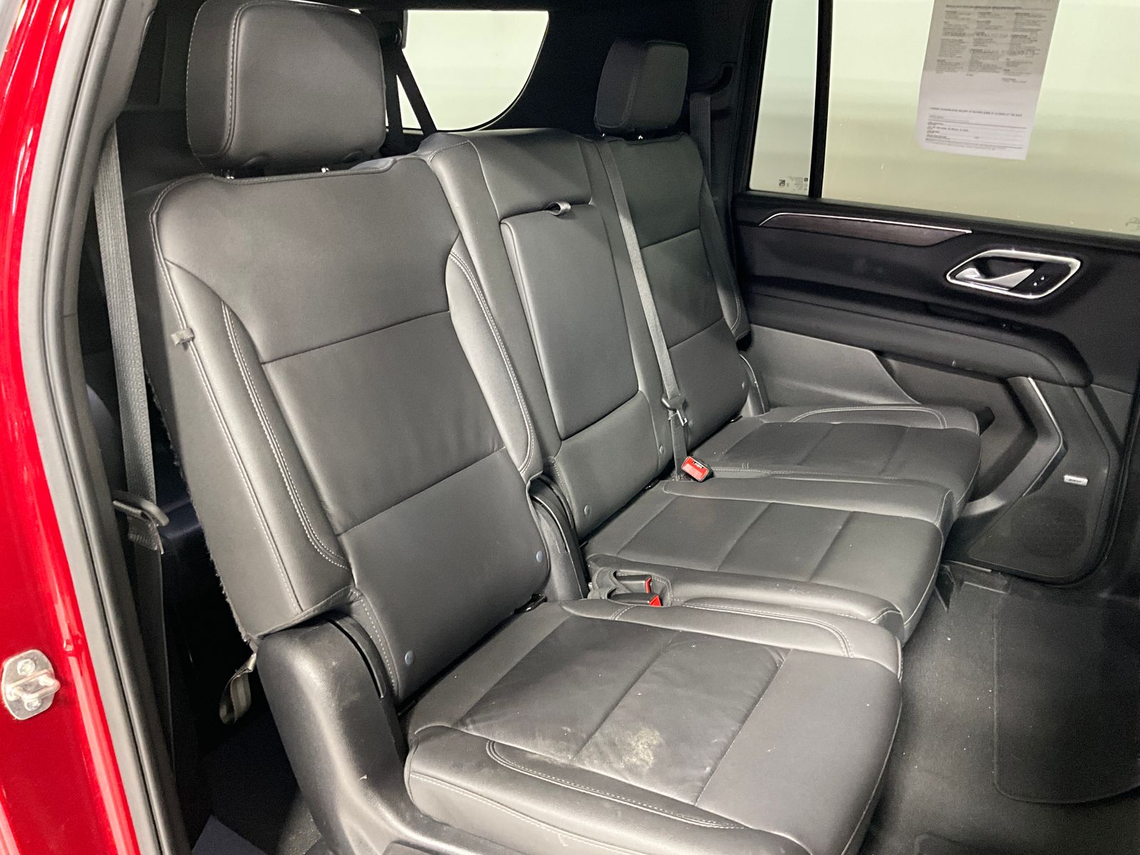 2022 Chevrolet Suburban LT photo 3