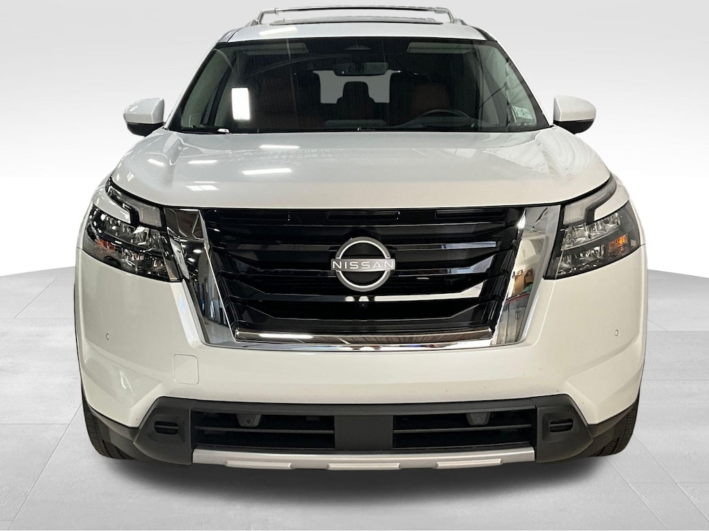 Used 2025 Nissan Pathfinder Platinum SUV