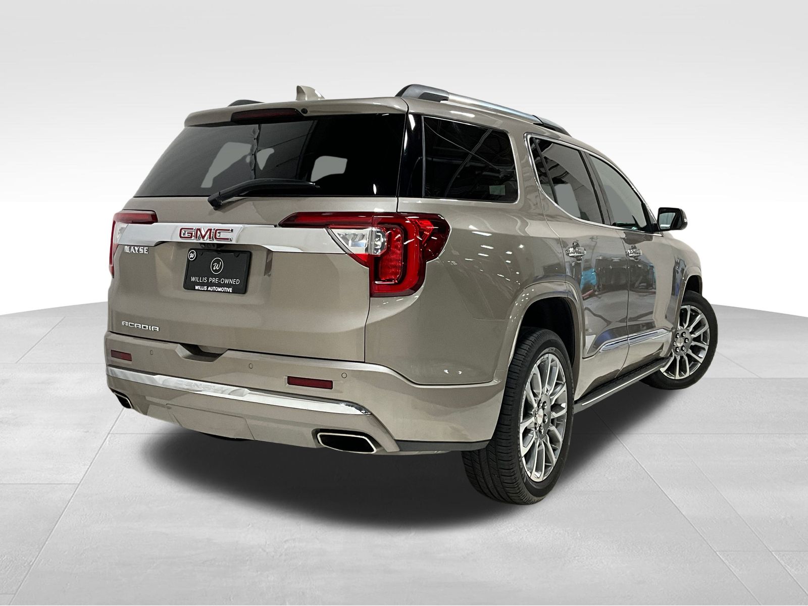2023 Gmc Acadia Denali photo 2