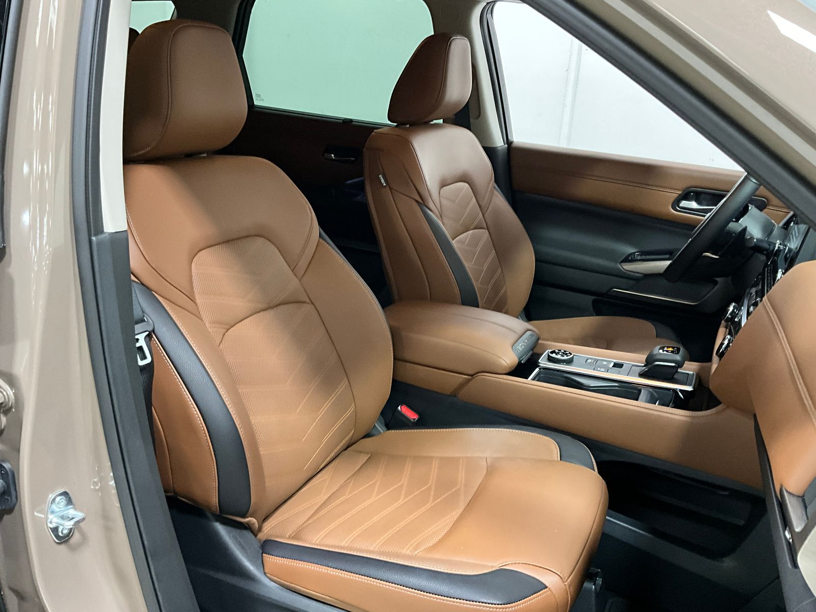 2025 Nissan Pathfinder Platinum - Photo 9