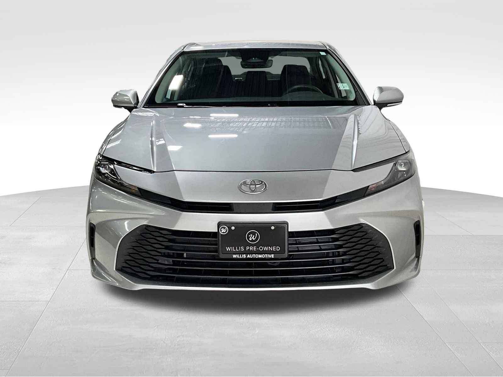 2025 Toyota Camry SE photo 2