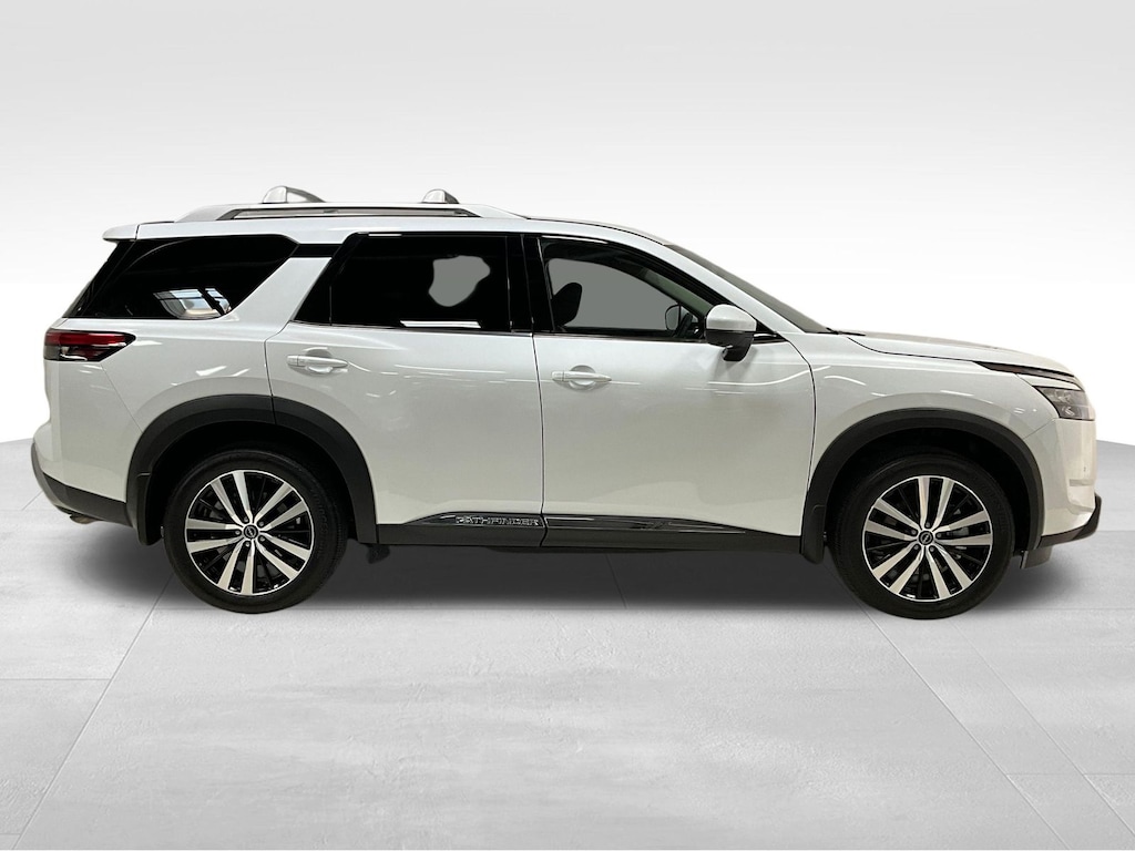 Used 2025 Nissan Pathfinder Platinum SUV