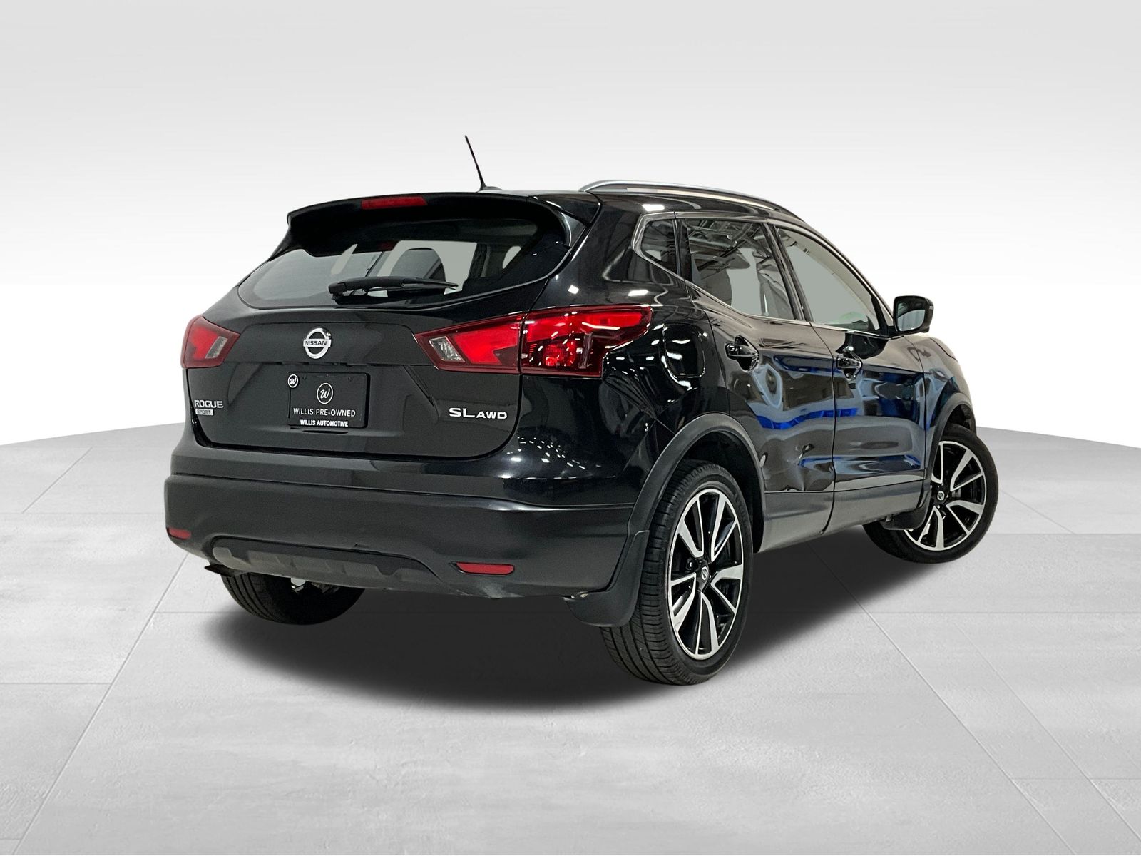 2018 Nissan Rogue Sport SL photo 3