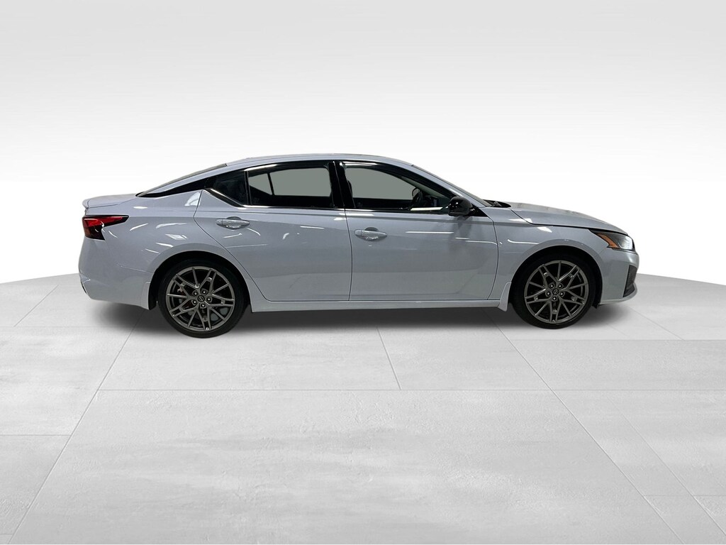 Used 2024 Nissan Altima 2.0 SR Sedan