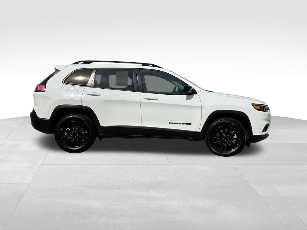 Used 2023 Jeep Cherokee Altitude SUV