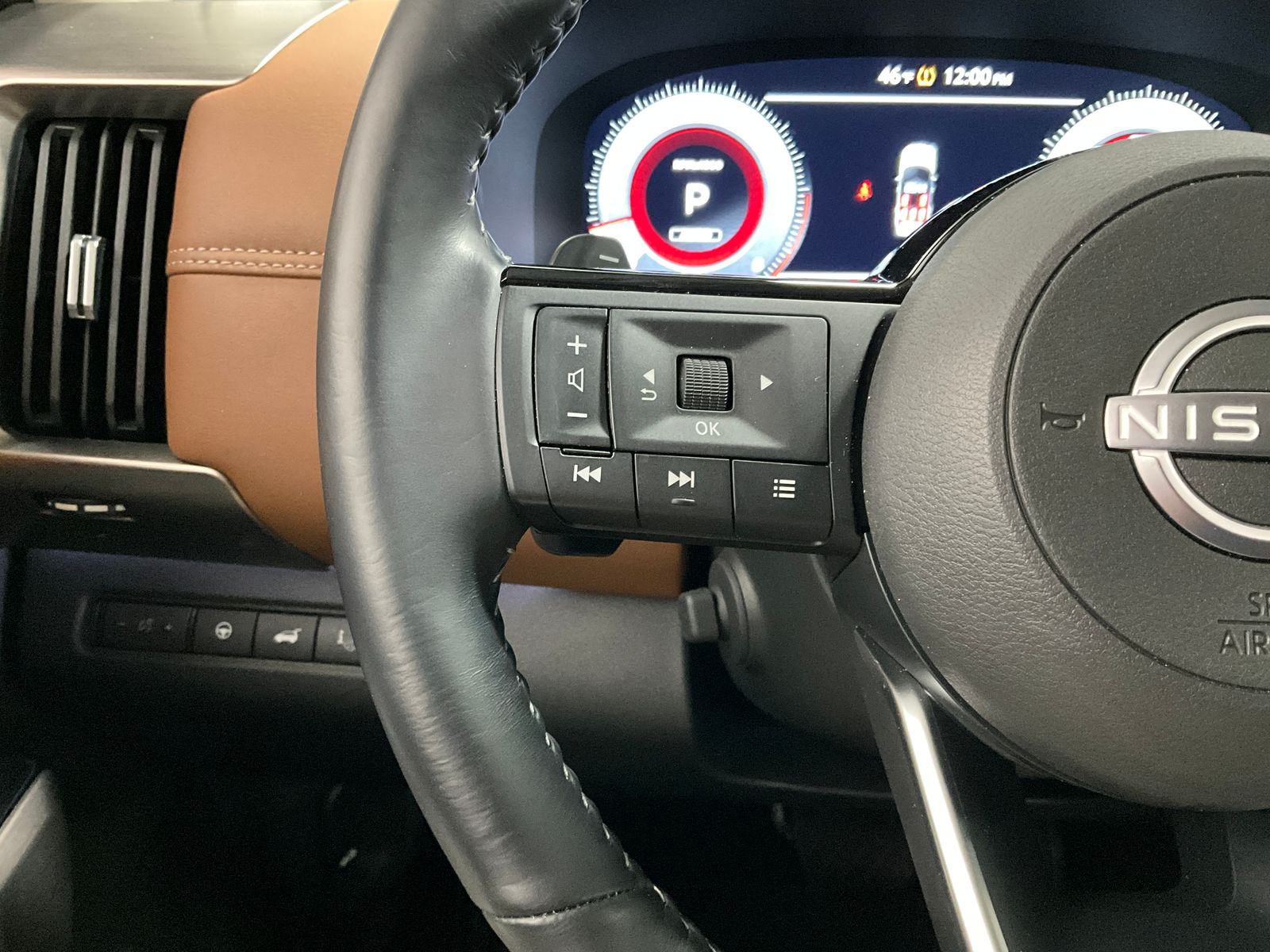 2025 Nissan Pathfinder Platinum - Photo 18