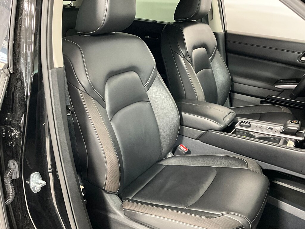 Used 2025 Nissan Pathfinder SL SUV