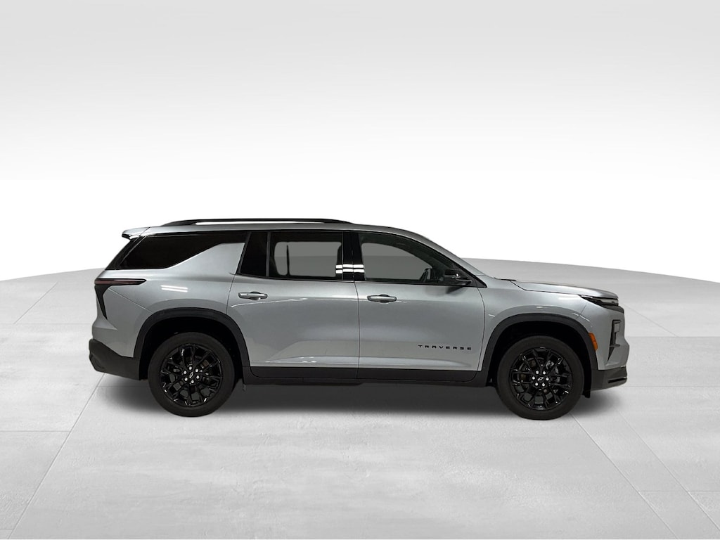 Used 2024 Chevrolet Traverse LT SUV