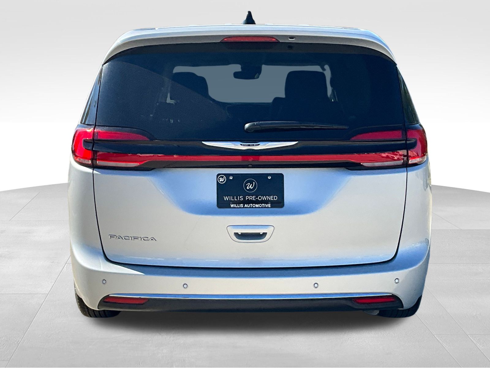 2024 Chrysler Pacifica Touring L photo 3