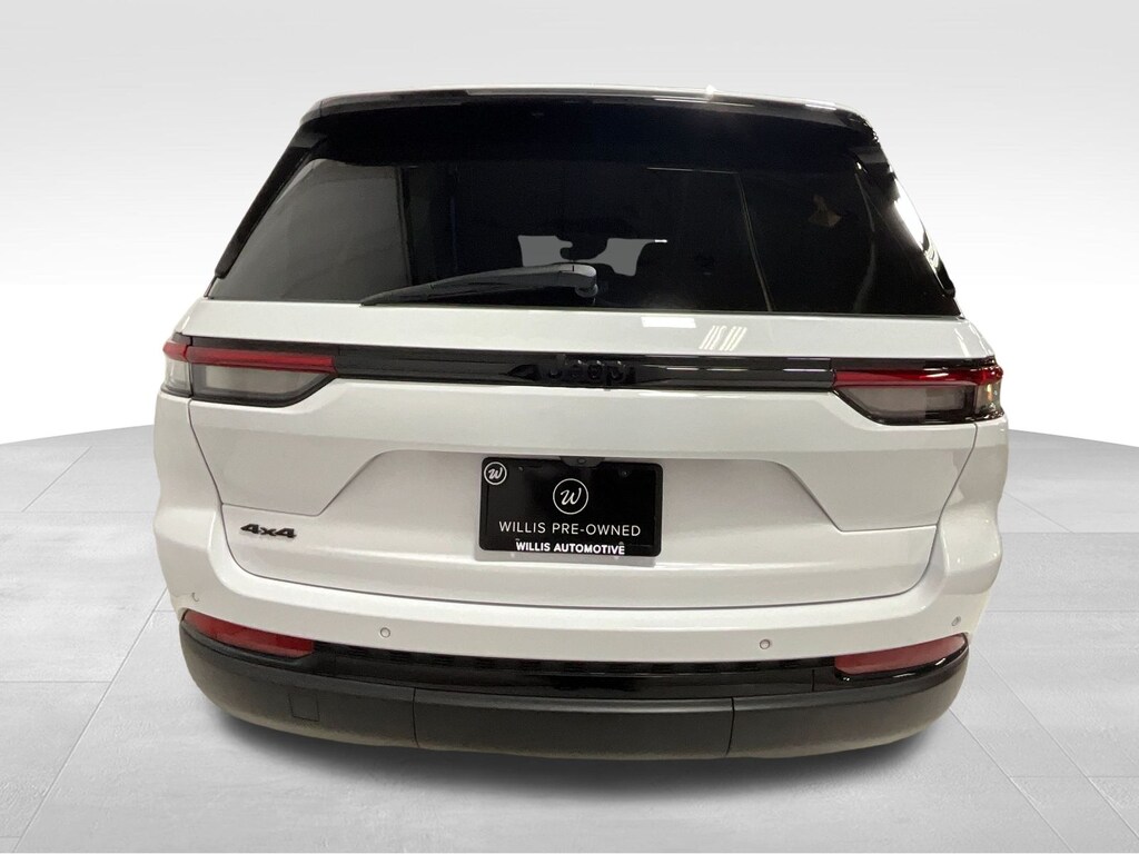 Used 2024 Jeep Grand Cherokee Altitude SUV