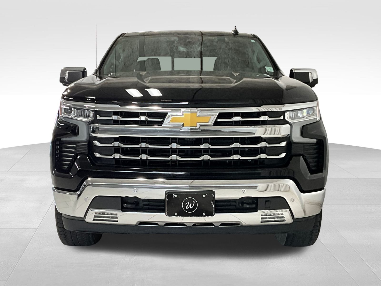 2024 Chevrolet Silverado 1500 LTZ photo 2