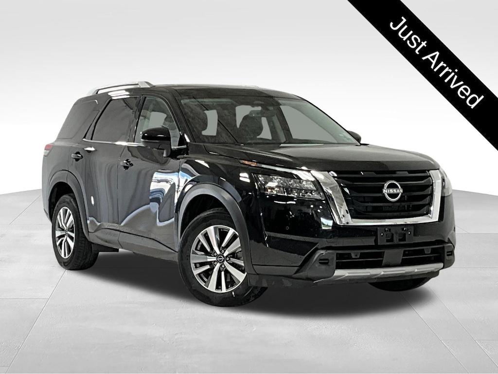 Used 2025 Nissan Pathfinder SL SUV