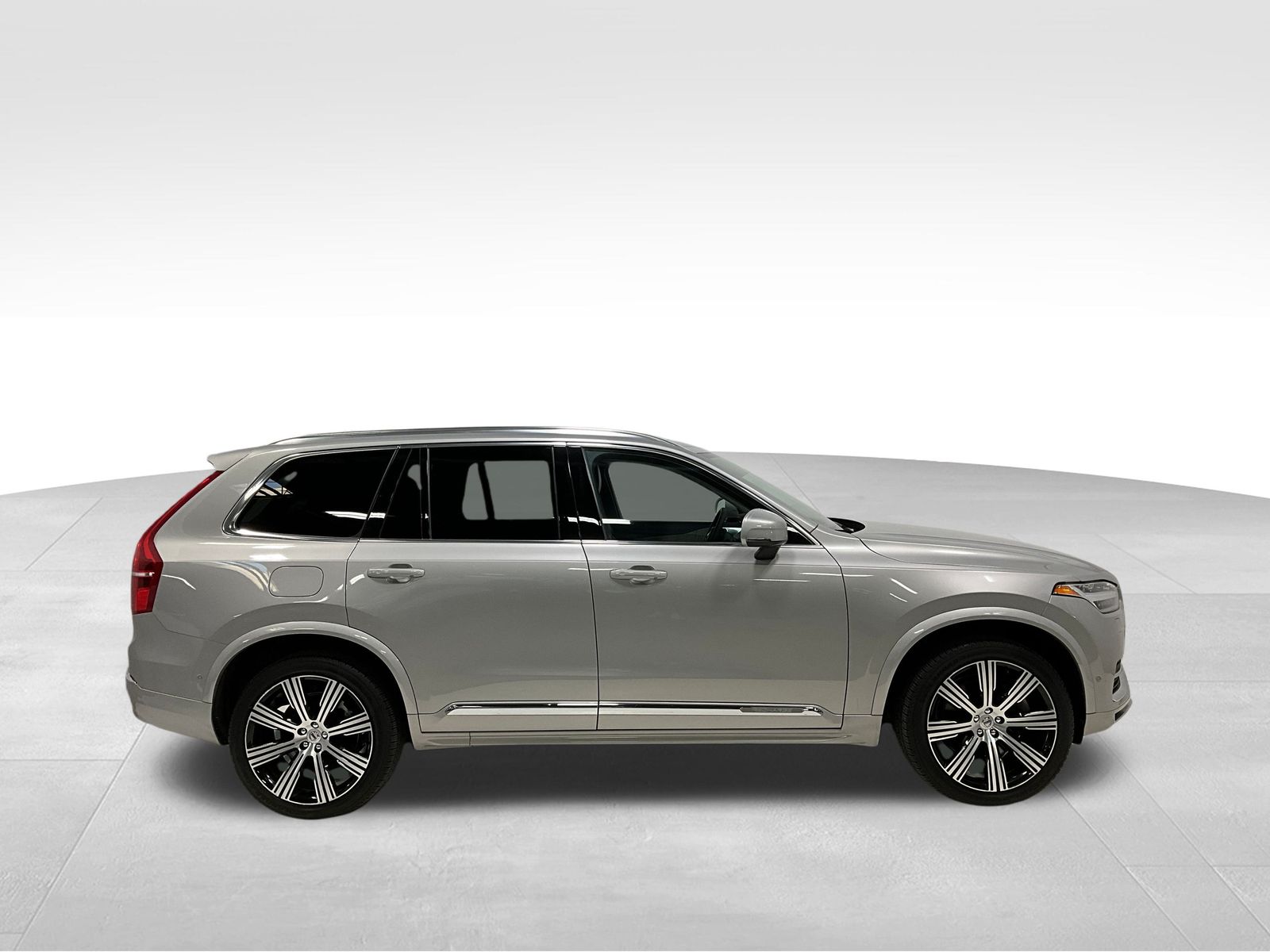 2023 Volvo XC90 Recharge T8 Ultimate photo 2