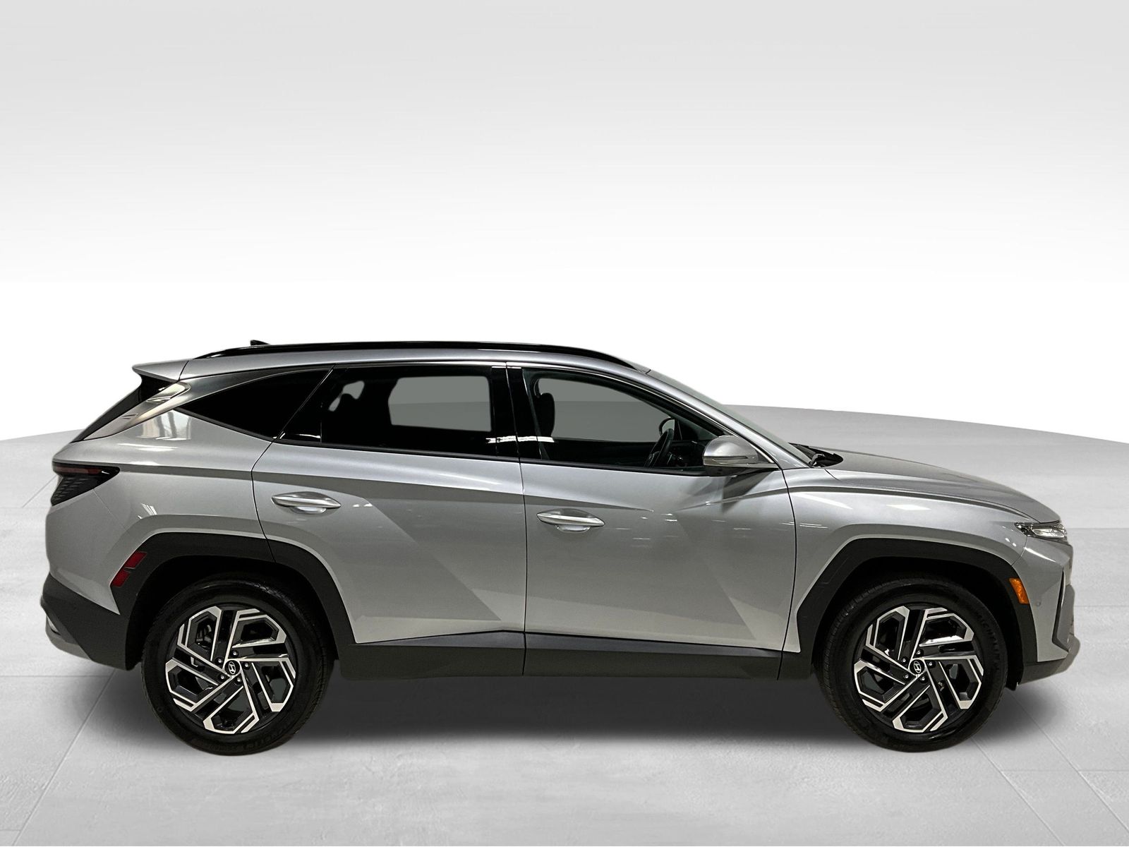 2025 Hyundai Tucson Hybrid Limited photo 3