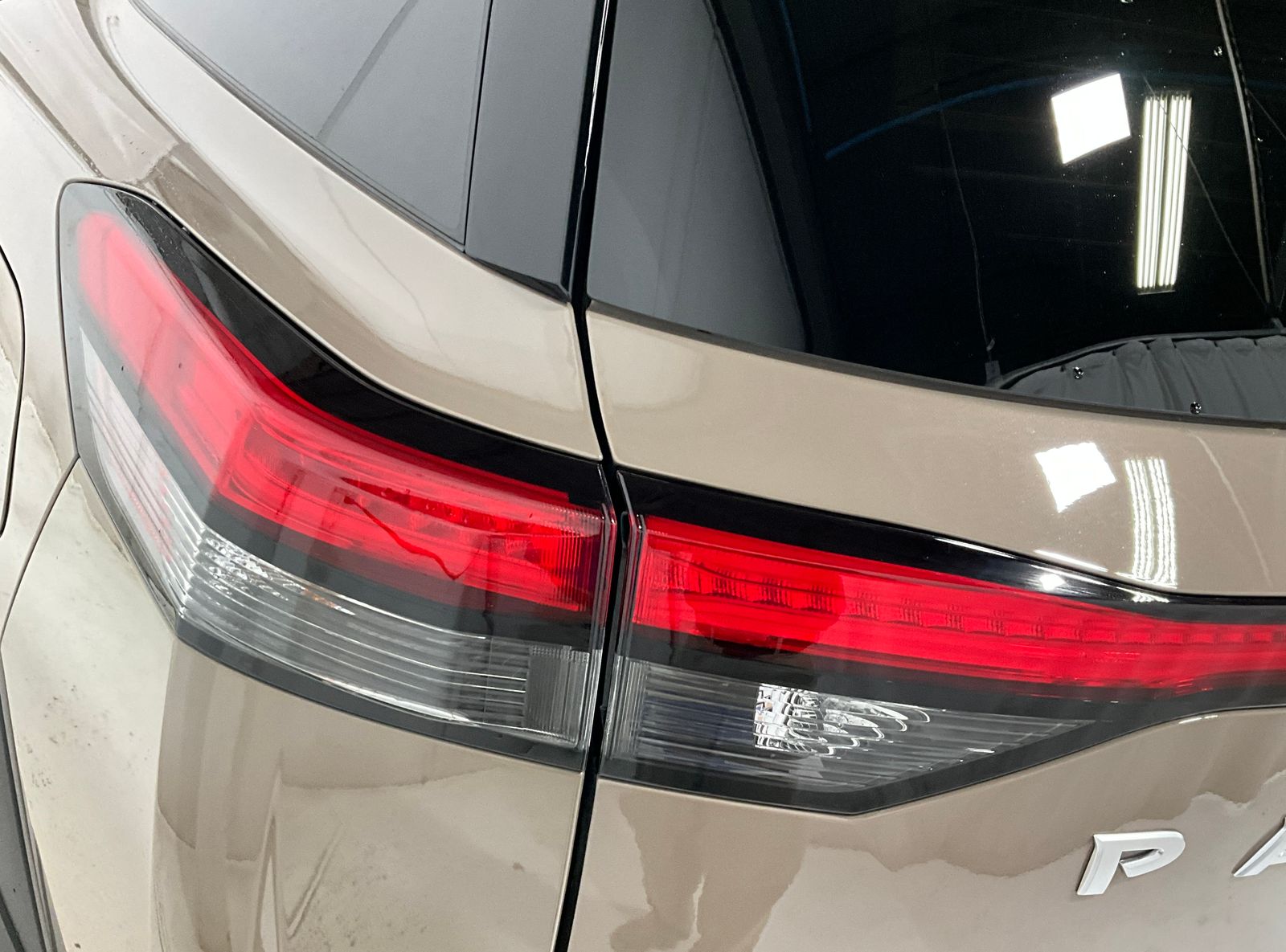 2025 Nissan Pathfinder Platinum - Photo 28