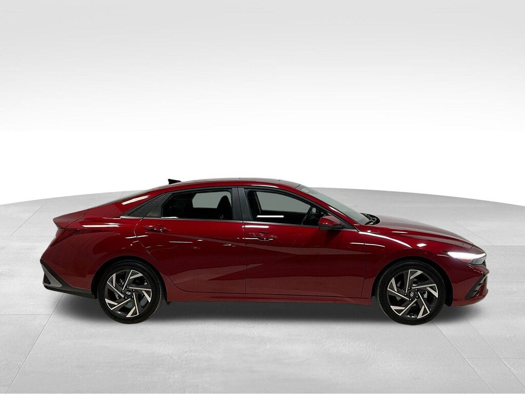 Used 2025 Hyundai Elantra SEL Convenience Sedan