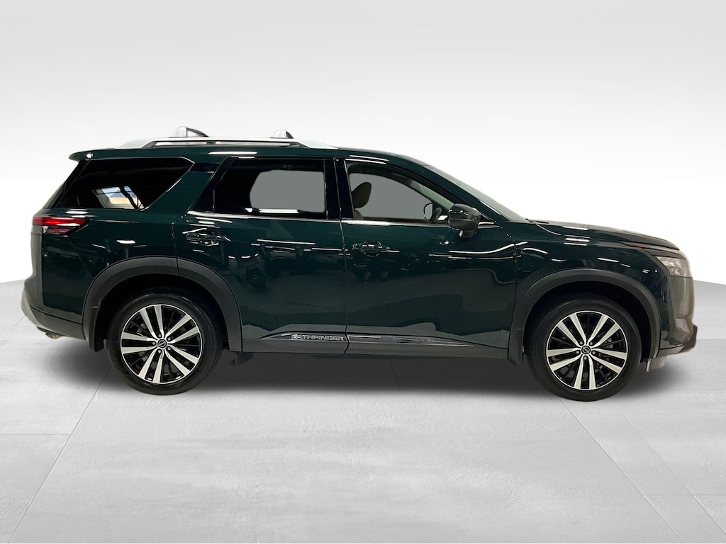 Used 2025 Nissan Pathfinder Platinum SUV