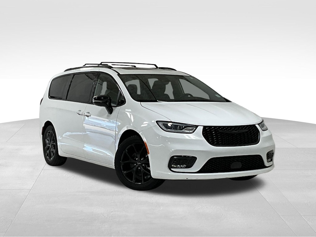 Certified 2025 Chrysler Pacifica Limited Minivan/Van