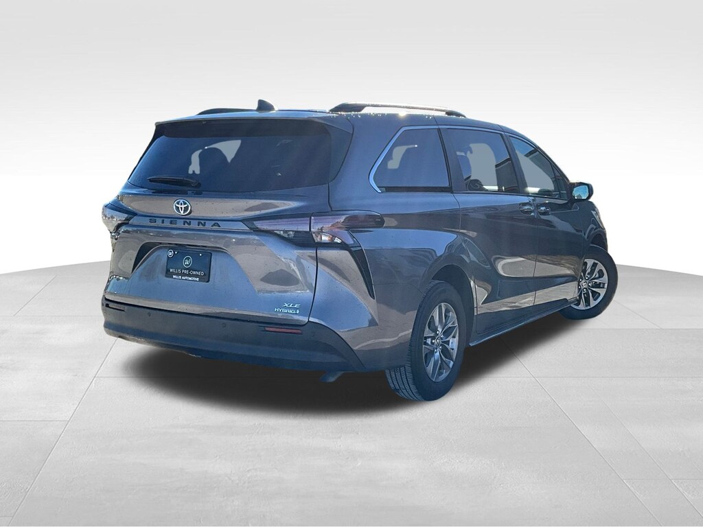 Used 2024 Toyota Sienna XLE Minivan/Van