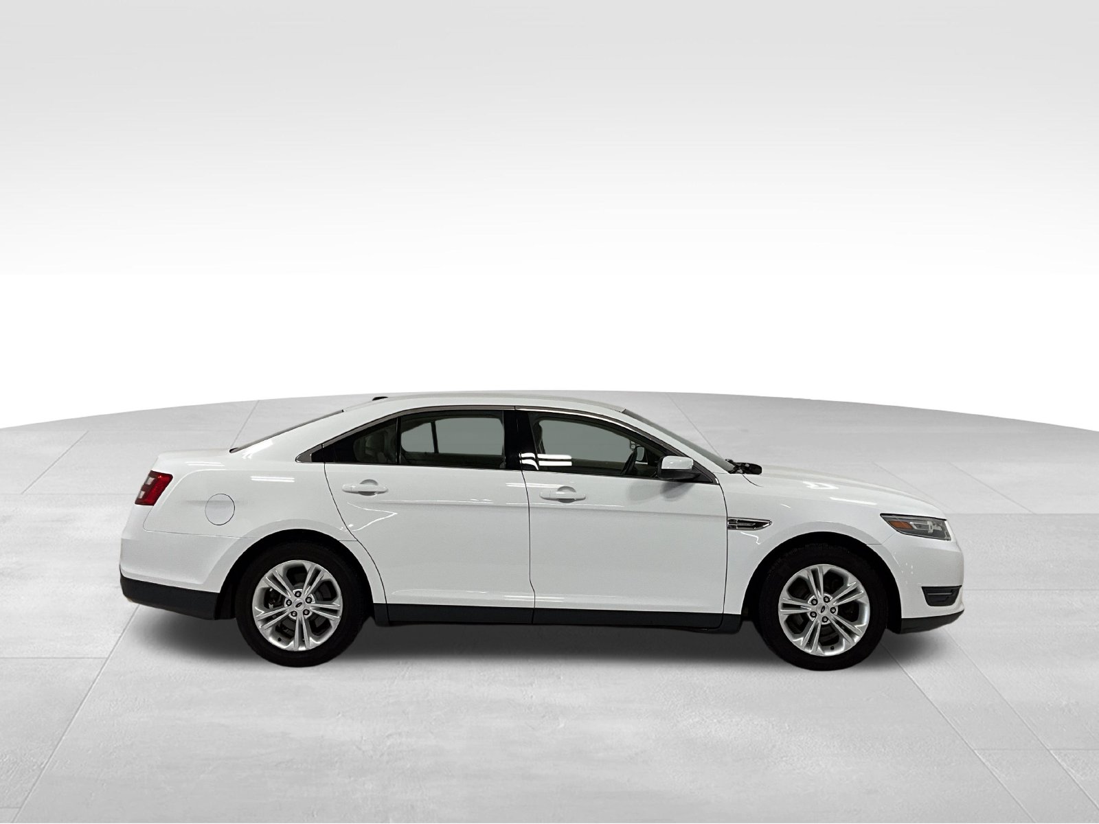 Used 2013 Ford Taurus SEL Sedan