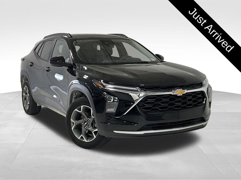 Used 2025 Chevrolet Trax LT SUV