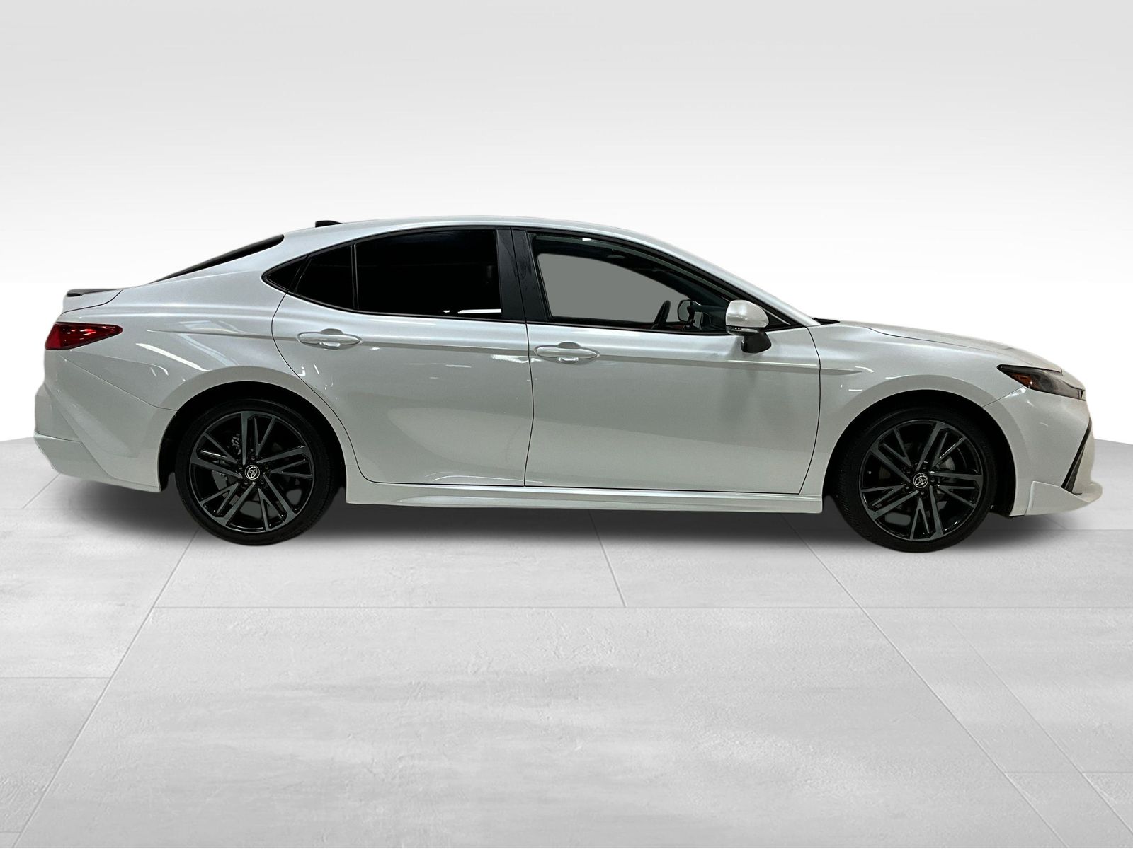 2025 Toyota Camry XSE photo 3