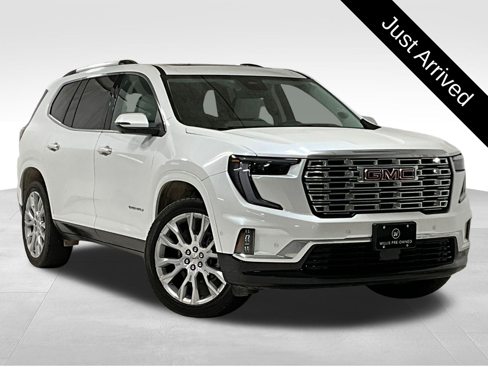 2024 GMC Acadia Denali's photo