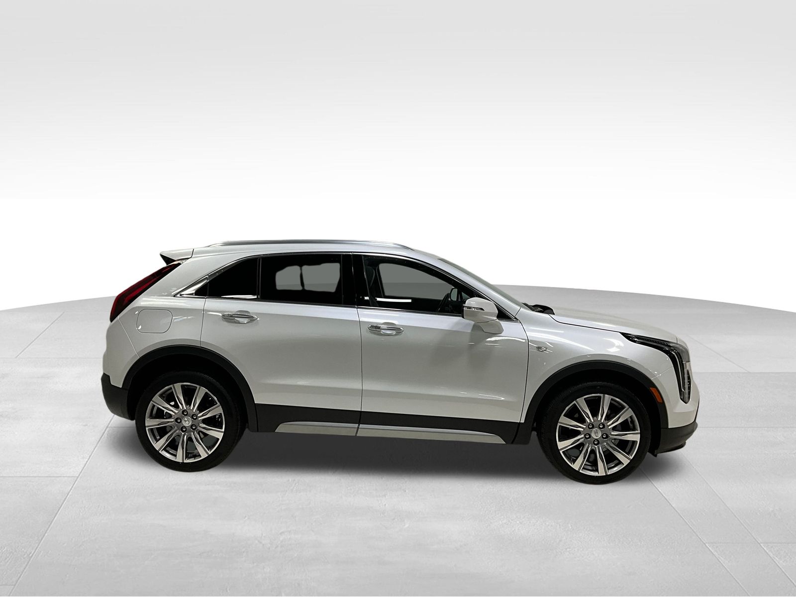 2023 Cadillac XT4 Premium Luxury photo 3