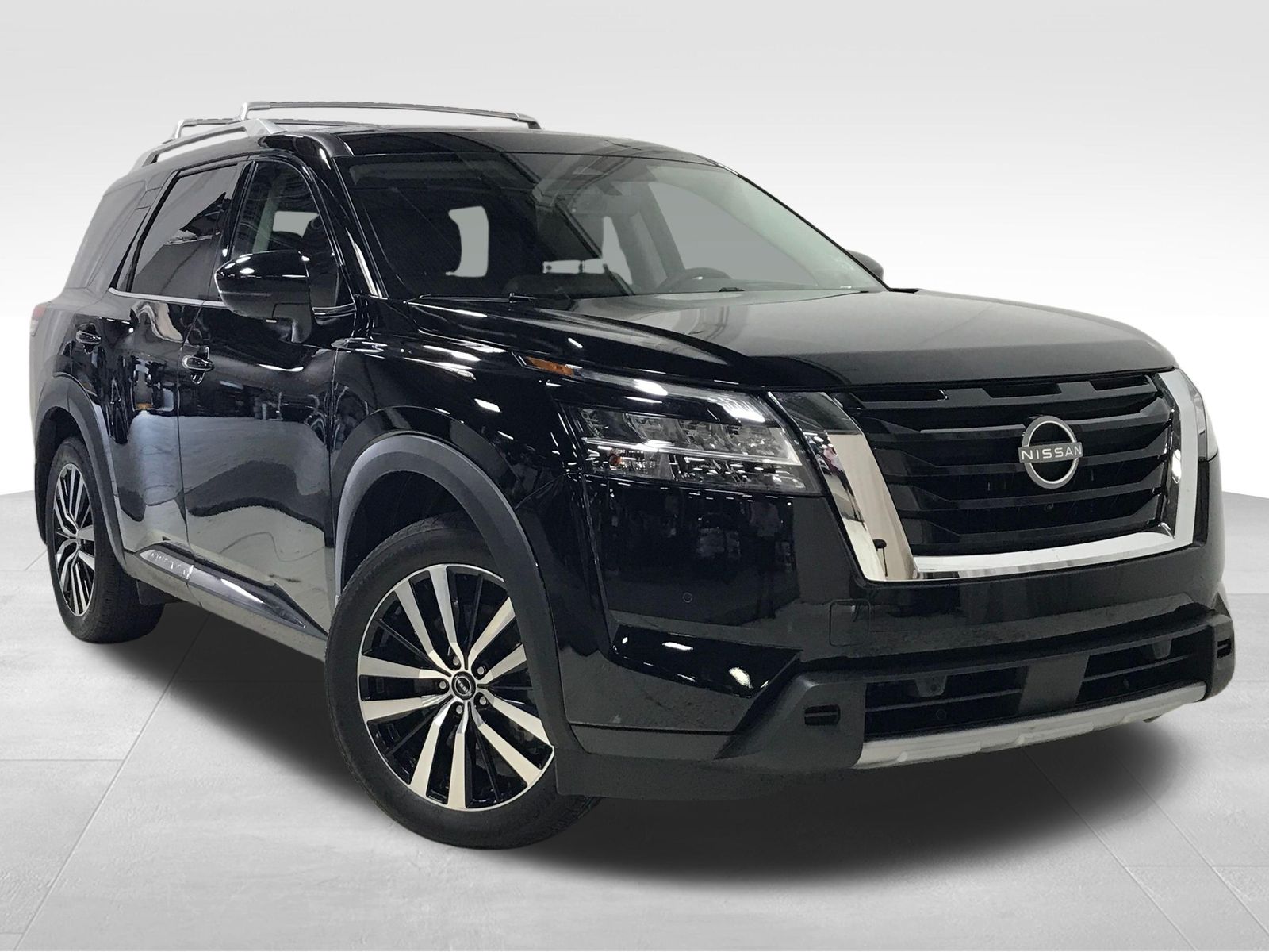 2025 Nissan Pathfinder Platinum 2WD's photo
