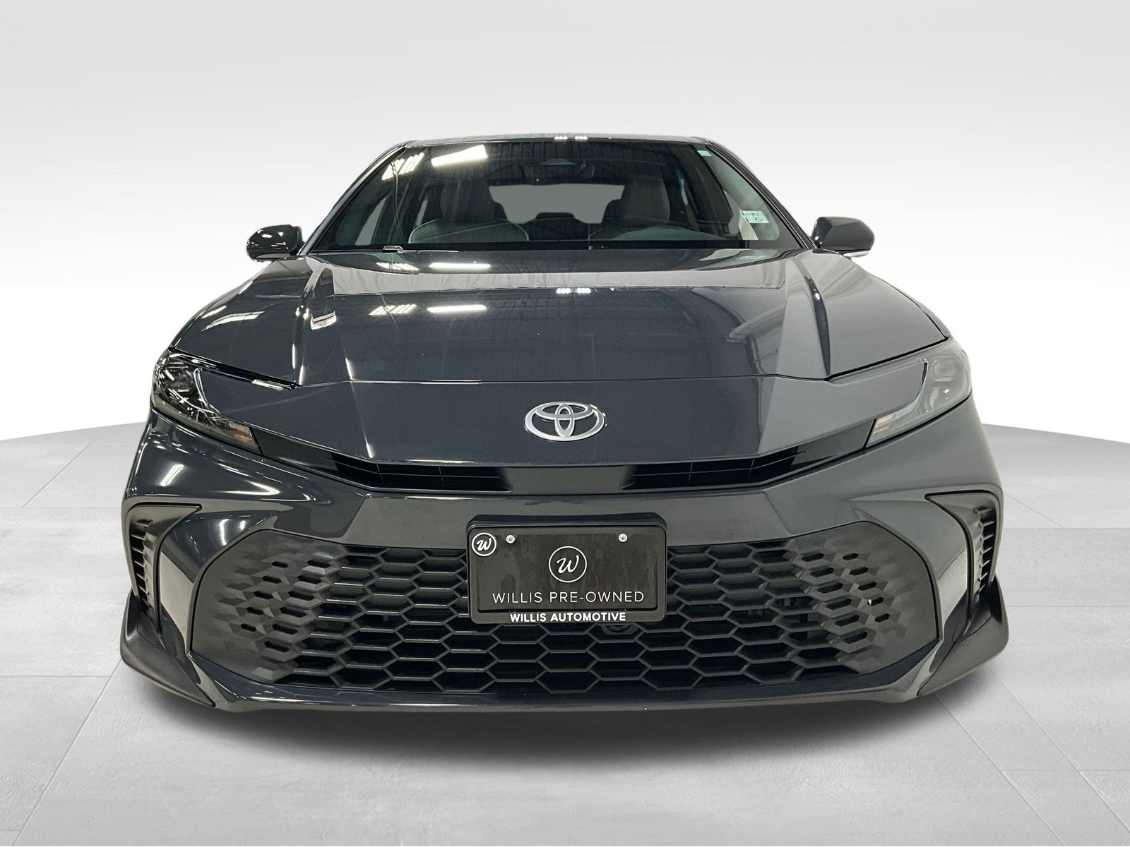 2025 Toyota Camry SE photo 2