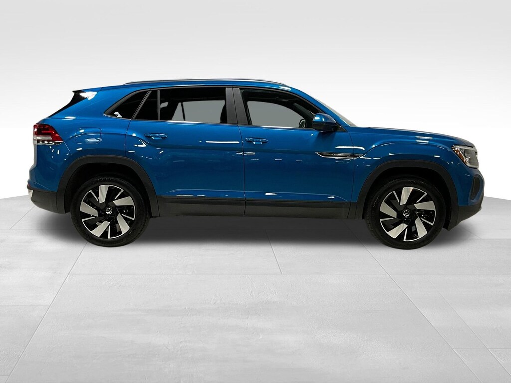 Used 2024 Volkswagen Atlas Cross Sport 2.0T SE w/Technology 2.0T SE w/Technology 4MOTION