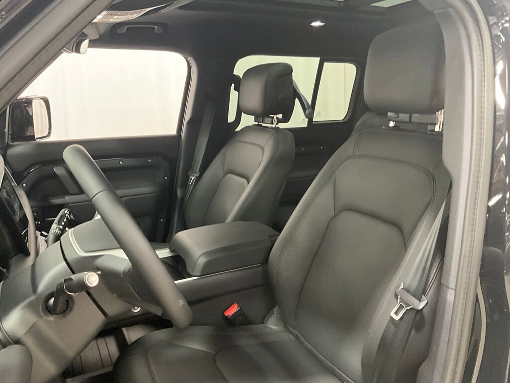 New 2025 Land Rover Defender X-Dynamic SE 130 P400 X-Dynamic SE